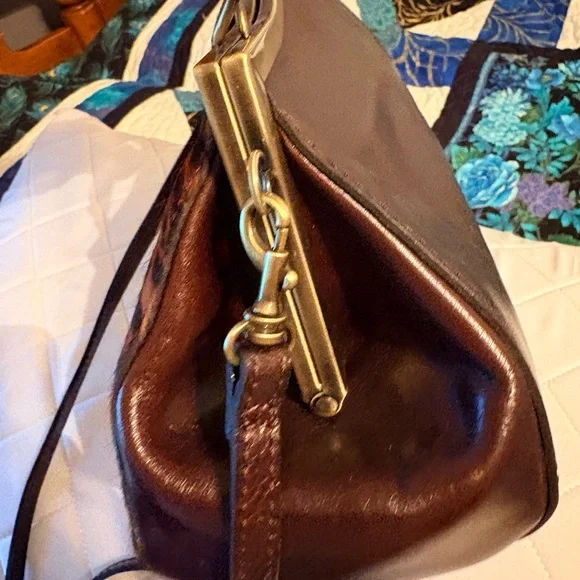 Patricia Nash Leopard Print Women's Bag with Tan Handle - Picture 7 of 7